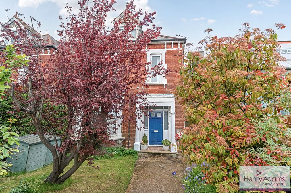 Additional image 15 of 2 bed flat for saleStation Road, Petersfield GU32