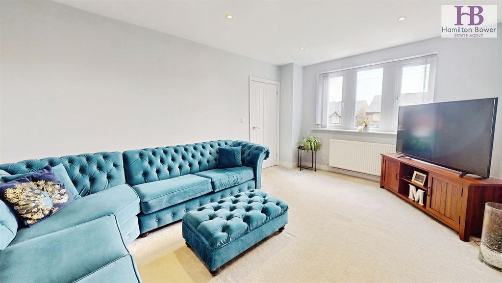 Property photo 2 of 29 Lounge