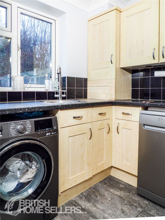 Property photo 3 of 17 Picture No. 11