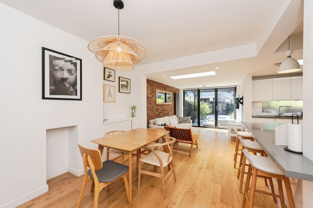 Property photo 1 of 16 Cheltenham9Of34