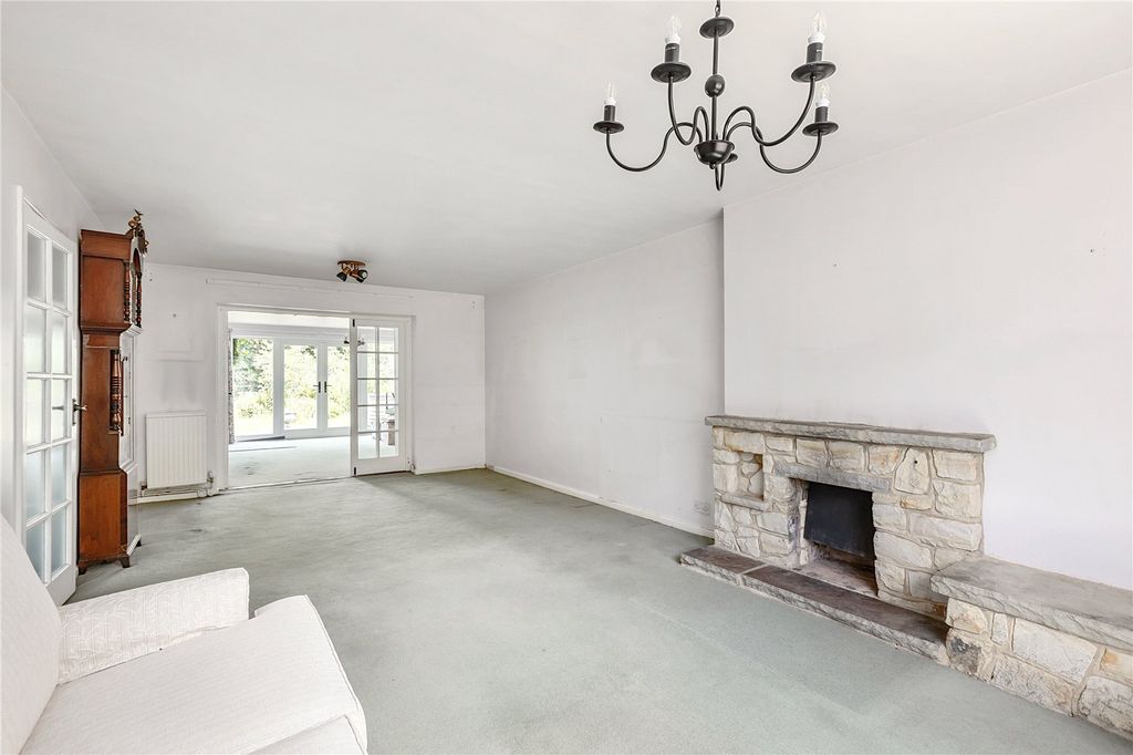 Property photo 3 of 12 Sitting Room