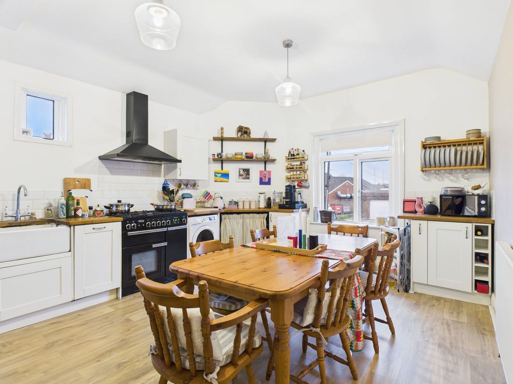 Property photo 1 of 20 Kitchen