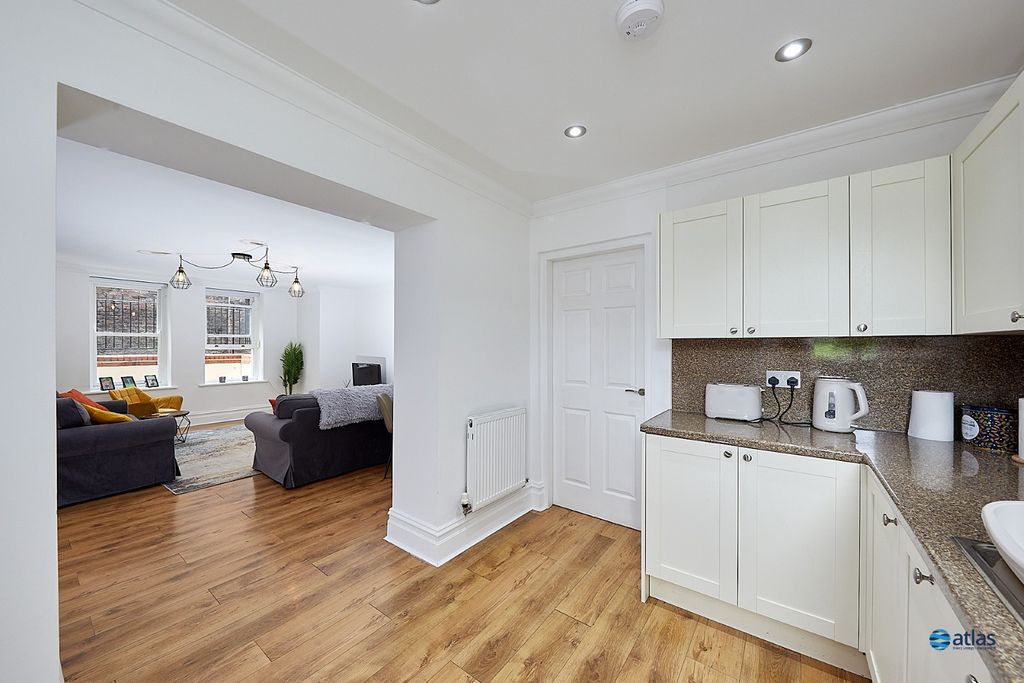 Property photo 3 of 15 Kitchen