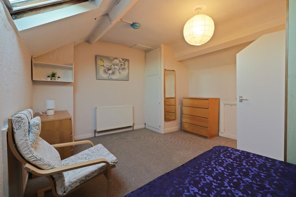 Property photo 2 of 18 Bedroom 2