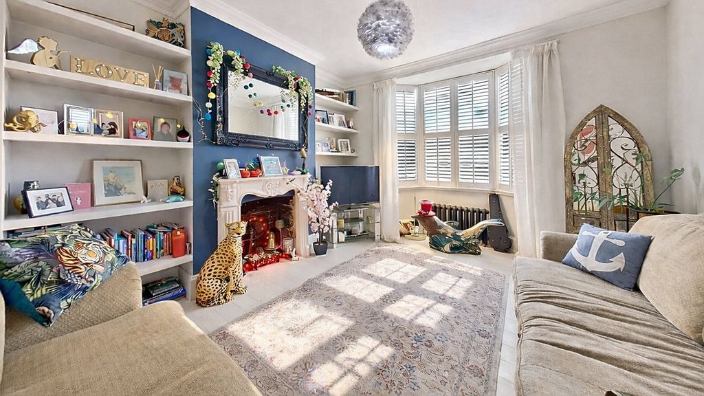 Property photo 2 of 19