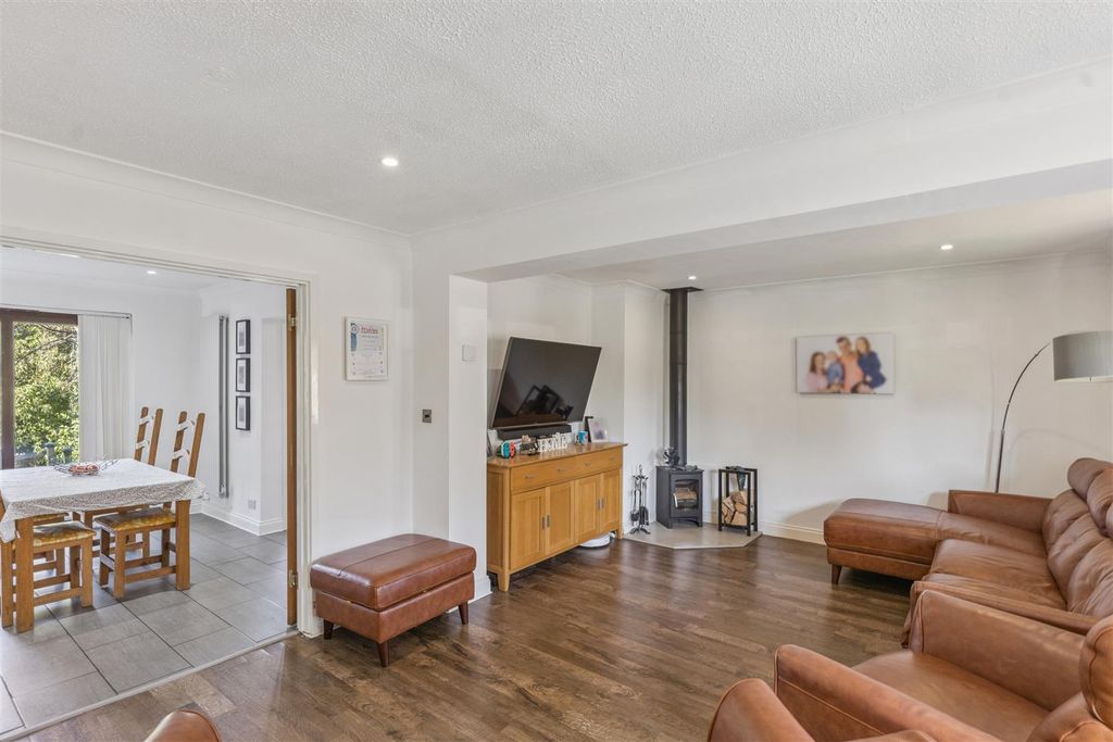 Property photo 2 of 23 Sitting Room