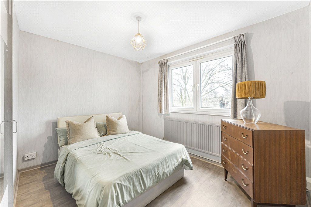 Property photo 2 of 10 Bedroom