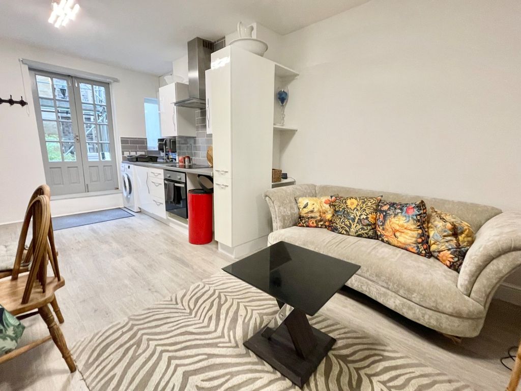 Property photo 2 of 7 Picture 2