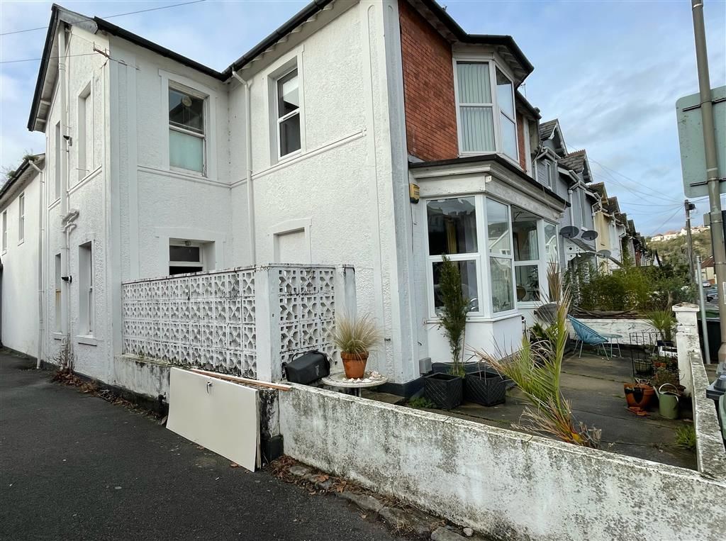 Property photo 1 of 8 Exterior
