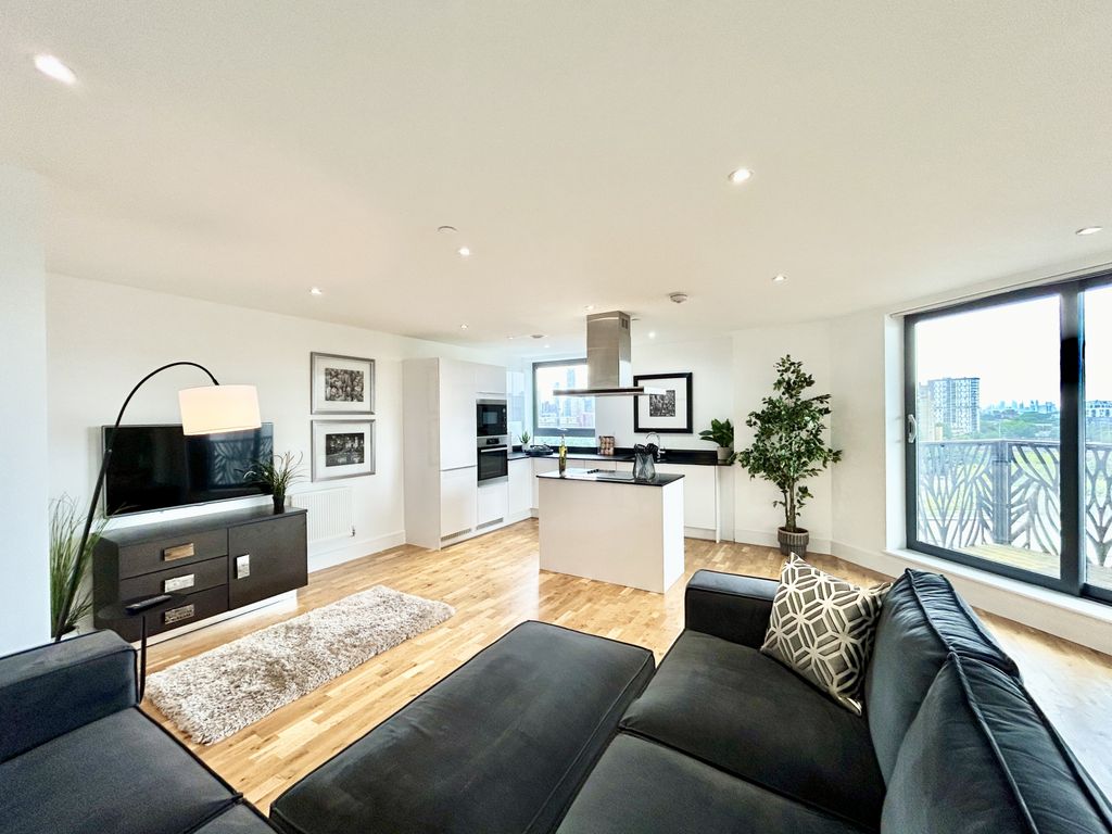 Property photo 1 of 12 Three Bedroom Flat For Sale