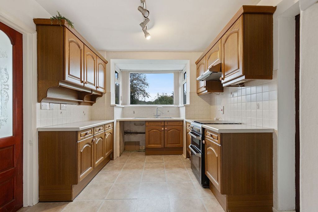 Property photo 2 of 25