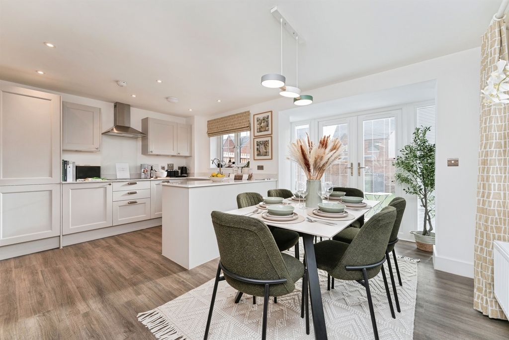 Property photo 2 of 21