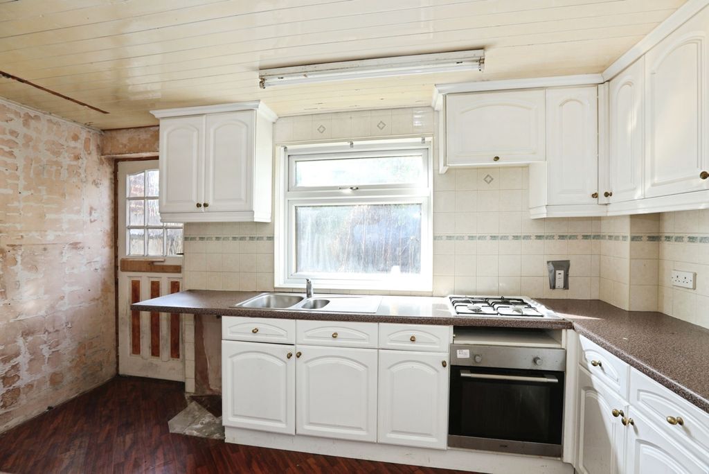 Property photo 3 of 17 Pbox-Img.Jpg