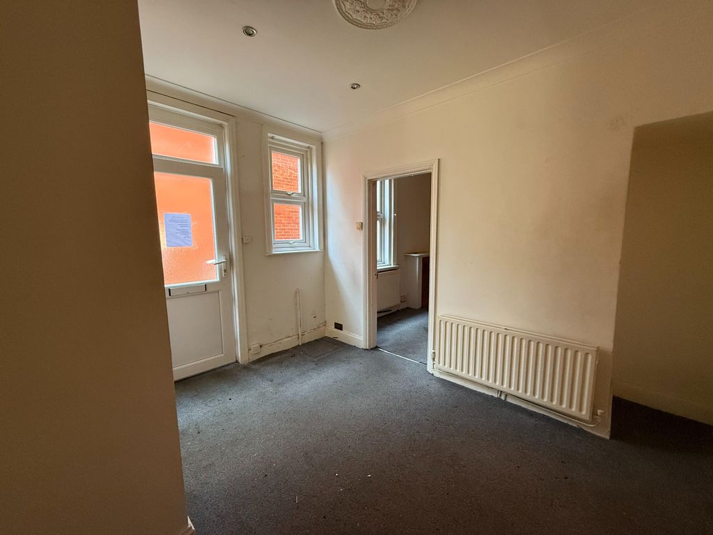 Property photo 2 of 14 Img_2003.Jpg