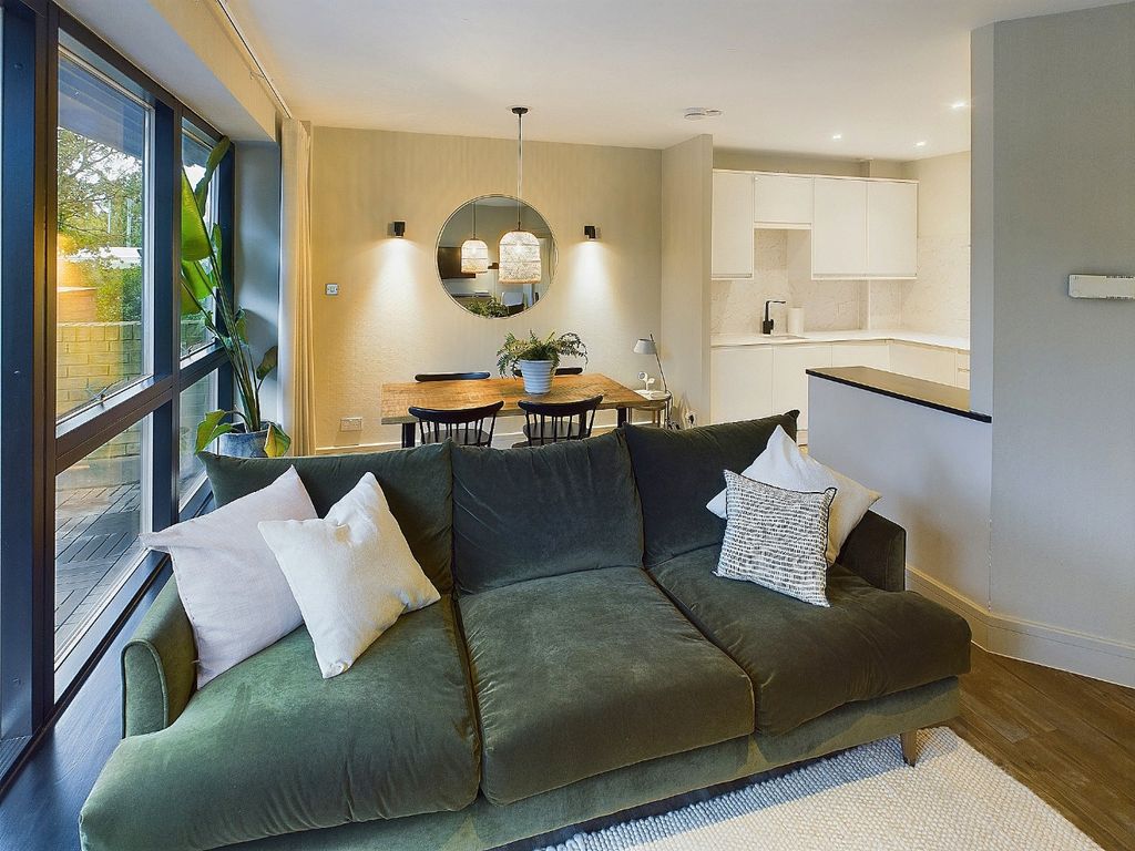 Property photo 3 of 14 4351553