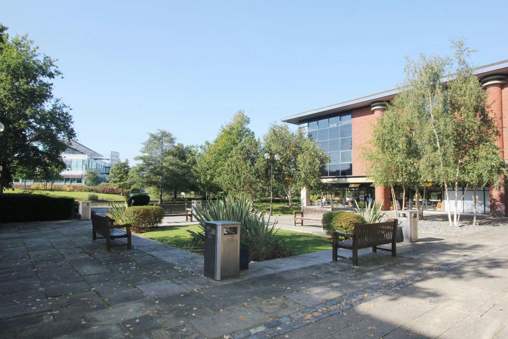 Property photo 3 of 4 Solent Centre.Jpg
