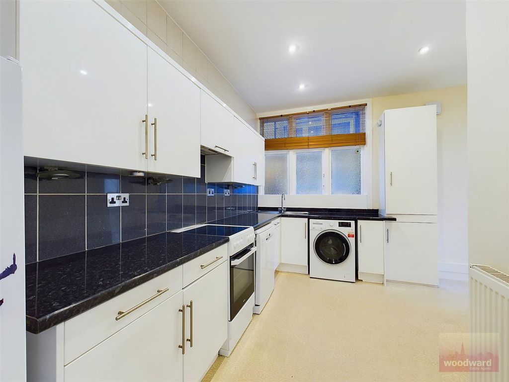 Property photo 2 of 13 Cam01320G0-Pr0158-Still007.Jpg