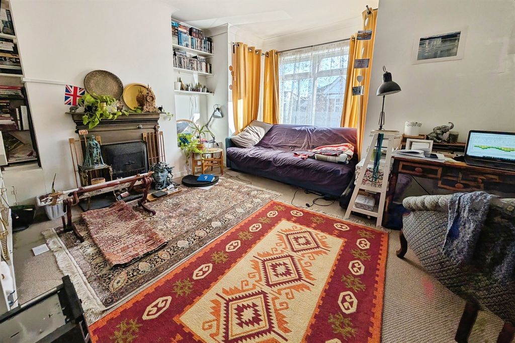 Property photo 1 of 7 (Main)