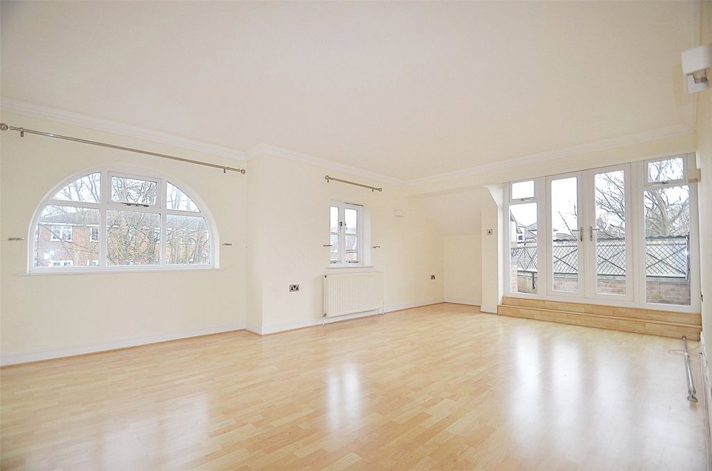 Property photo 3 of 10 Picture No. 14