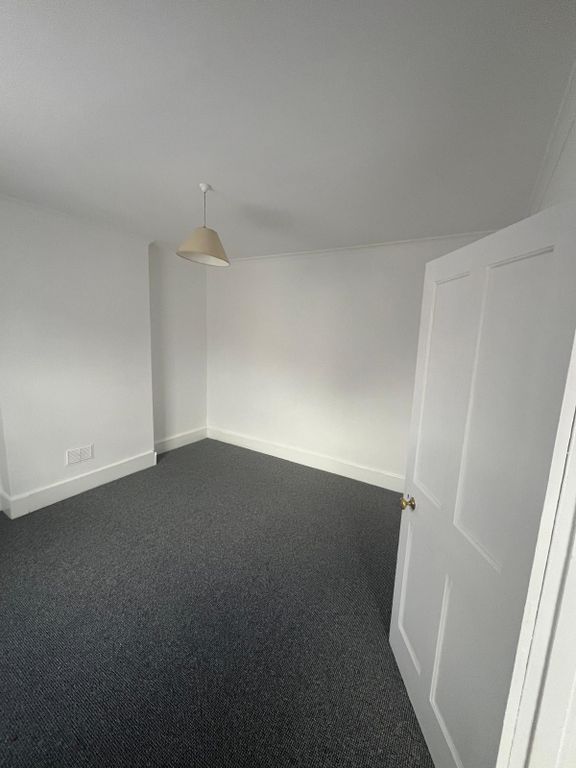 Property photo 3 of 9 Gallery