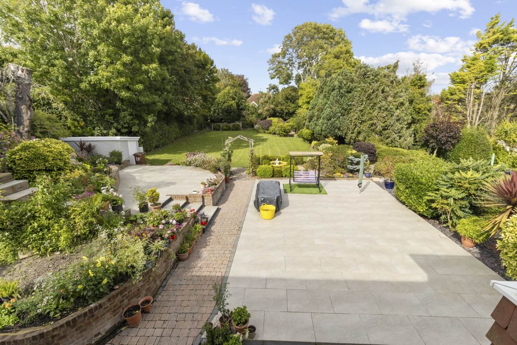 Property photo 2 of 45