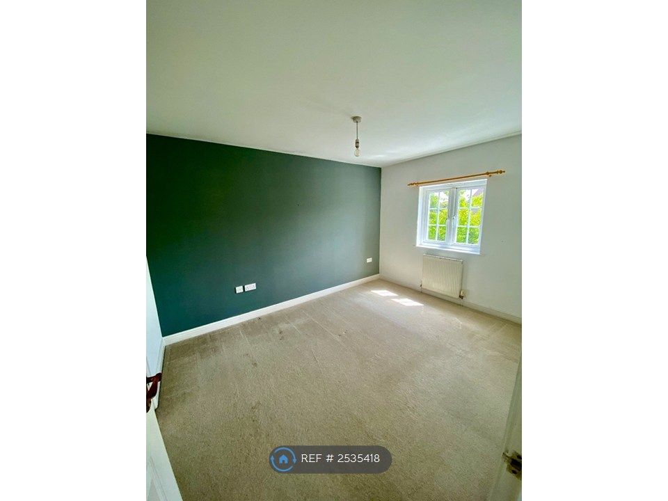 Property photo 3 of 14 Master Bedroom1