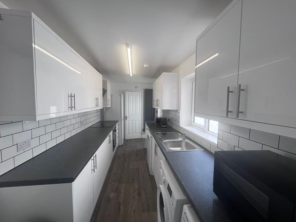 Property photo 1 of 11 Image