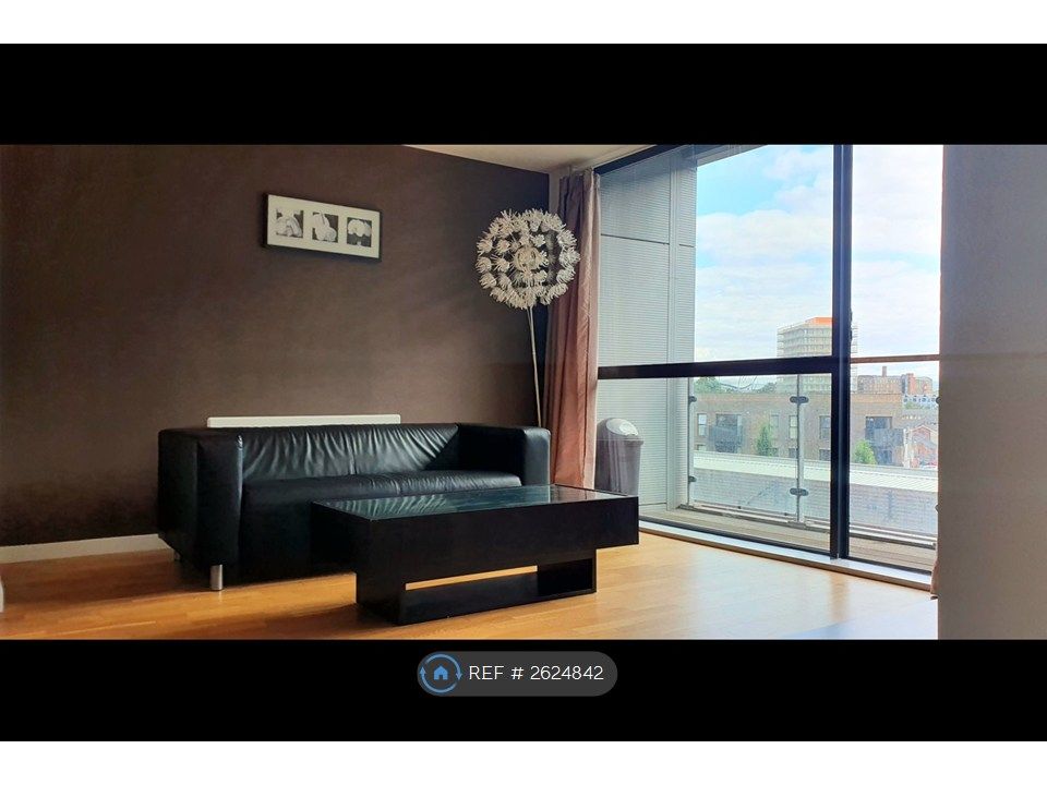 Property photo 1 of 16 Lounge