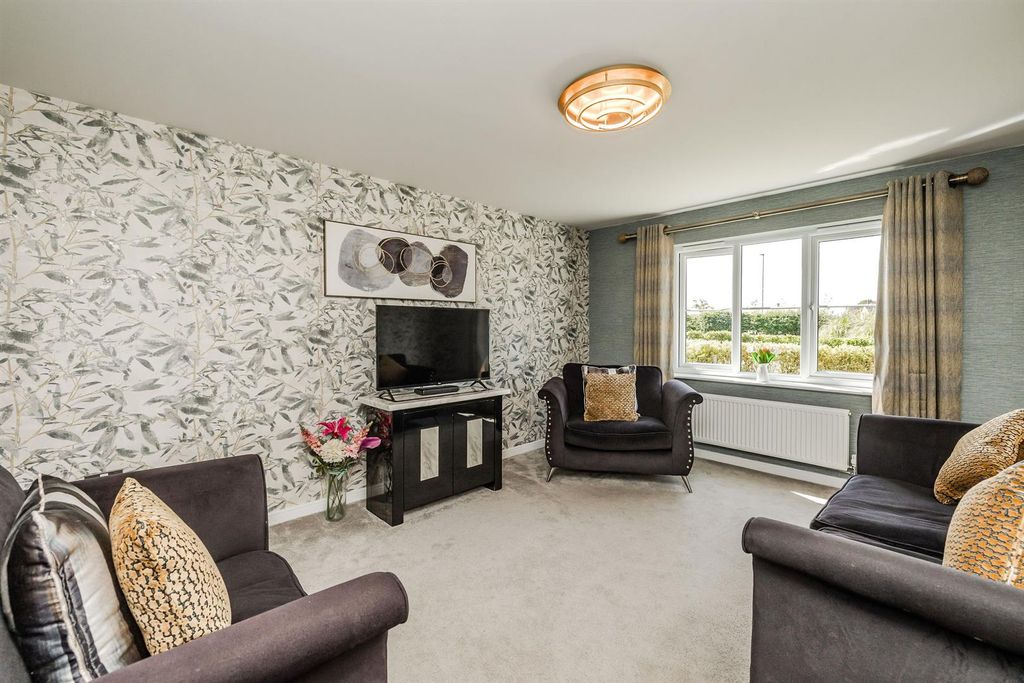 Property photo 2 of 19 B.Lo.Jpg