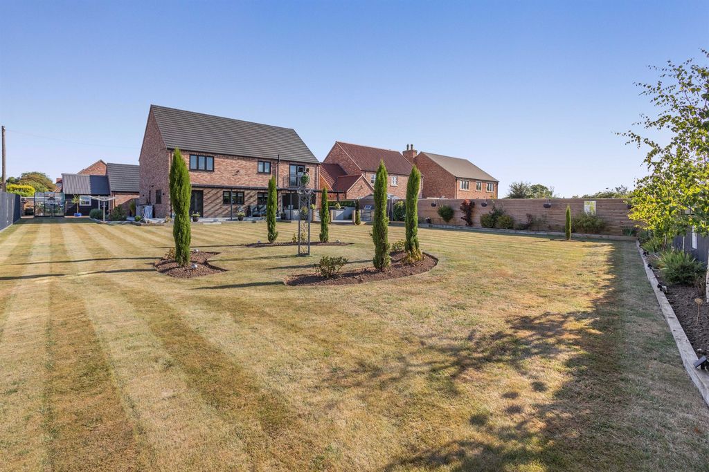 Property photo 3 of 19