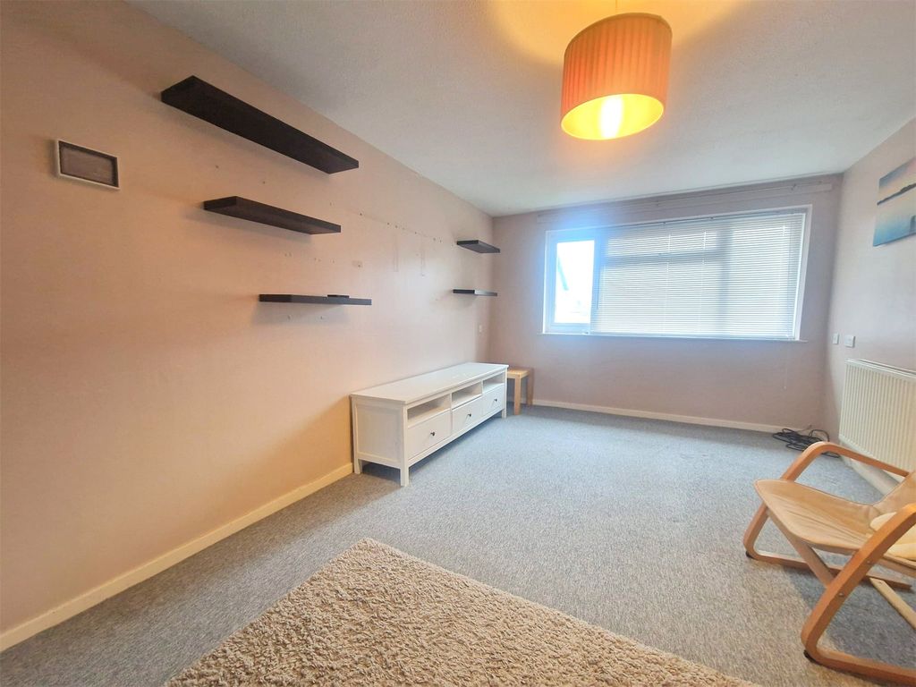Property photo 3 of 6 Picture No. 05