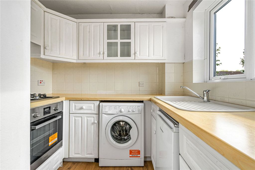 Property photo 3 of 16 Kitchen