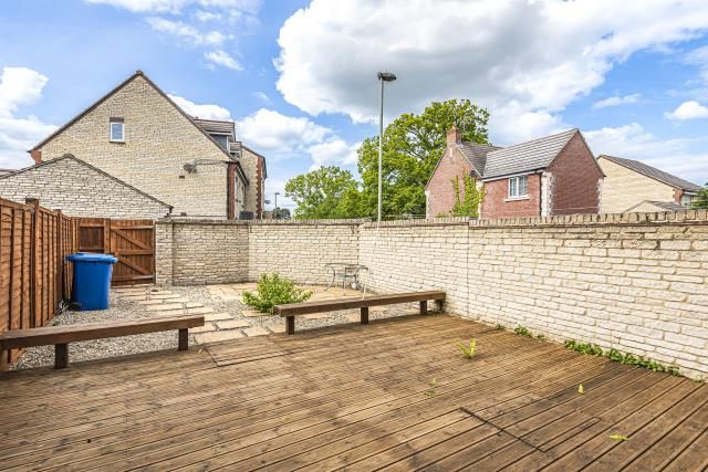 Property photo 3 of 10 Garden View
