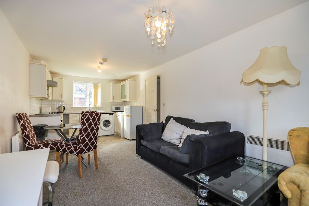 Property photo 3 of 14