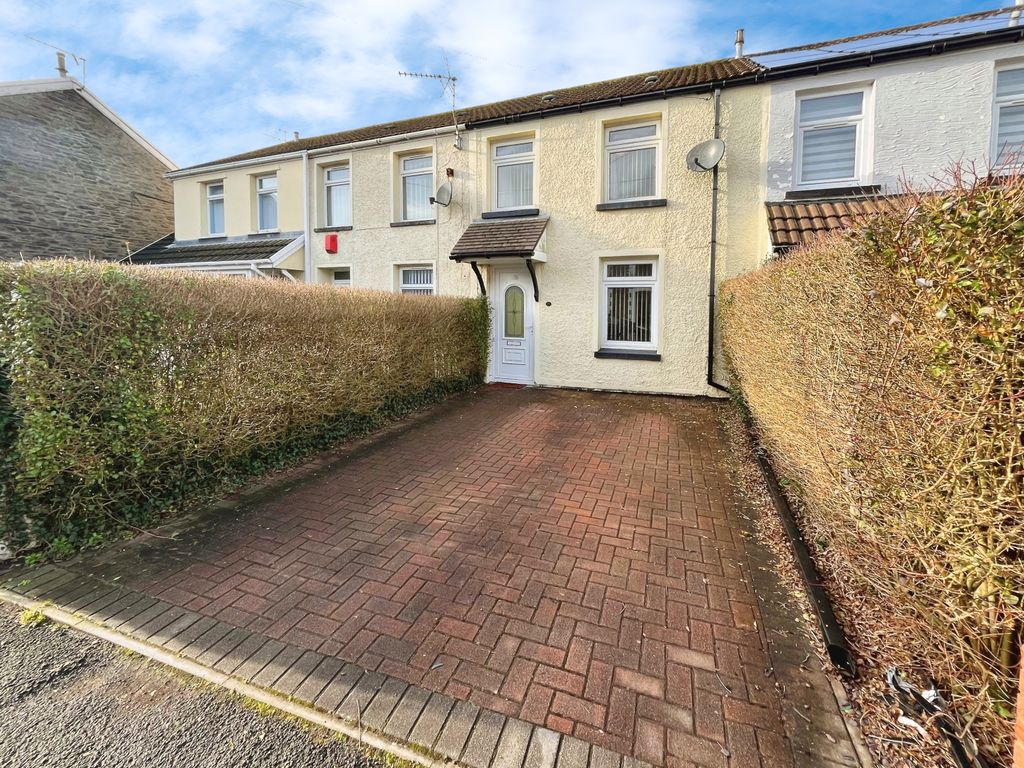 Property photo 1 of 11 Front