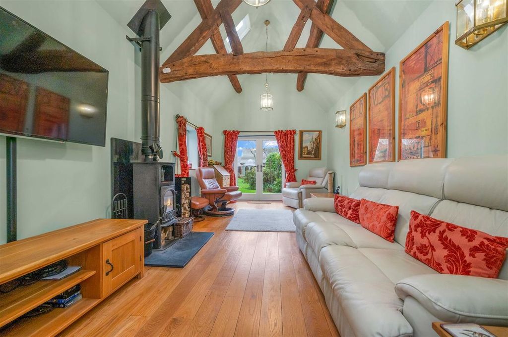 Property photo 2 of 38