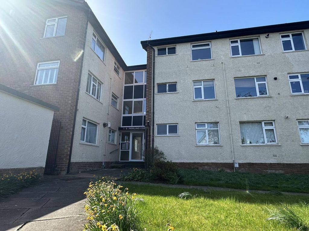 Property photo 1 of 8 Front (Exterior)