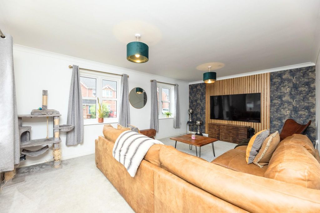 Property photo 2 of 18 06Fc76Cf-9567-48F2-8c6E-2B31Eb8Ff175.Jpg