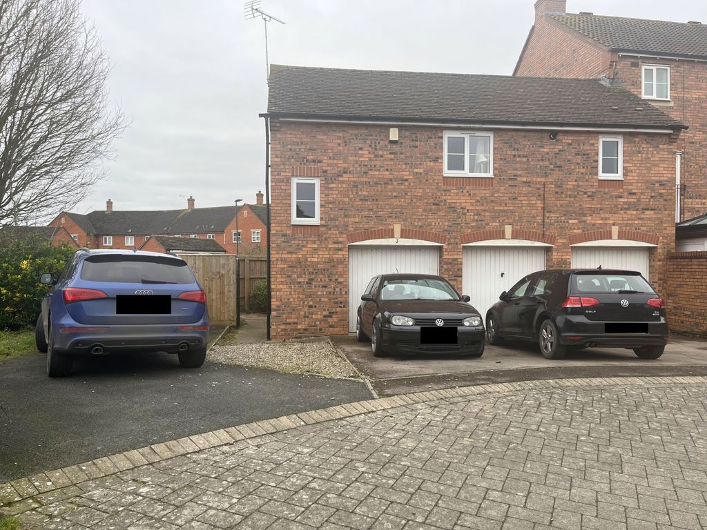 Property photo 1 of 11 2 Bedroom Semi Detached For Rent