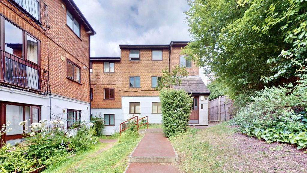 Property photo 3 of 10