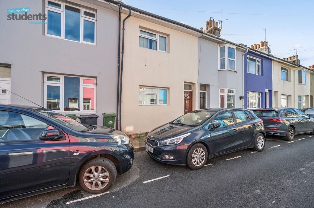 Property photo 1 of 9 Cff95F1B-E5A3-46A...