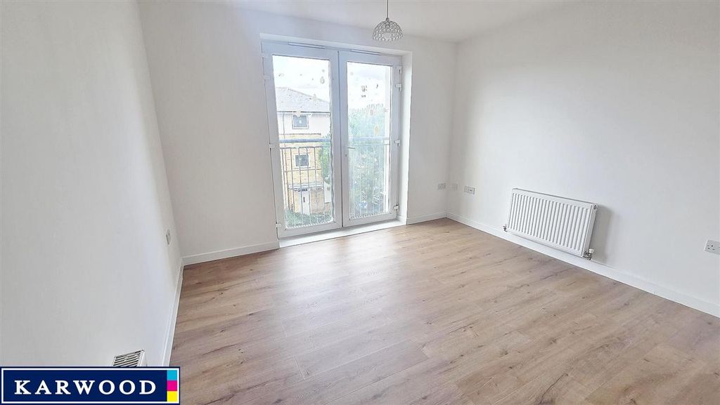 Property photo 2 of 6