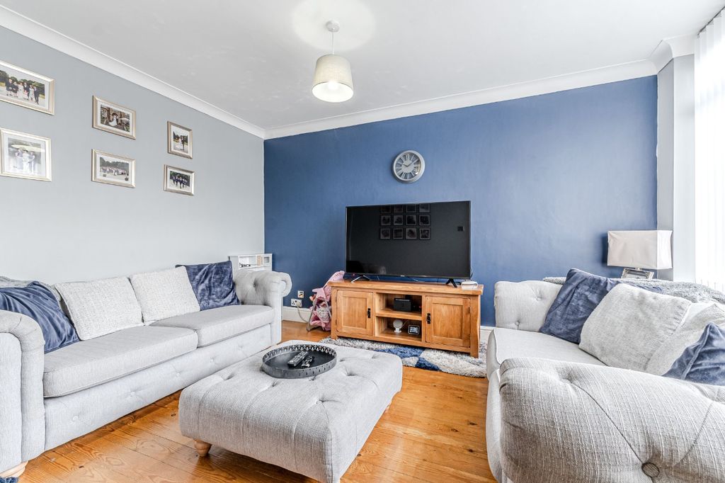 Property photo 2 of 19 Picture No. 05