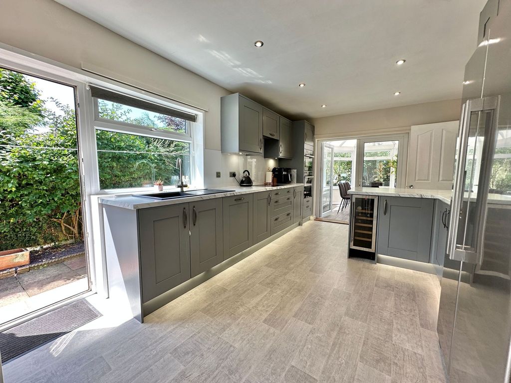 Property photo 2 of 16 Kitchen