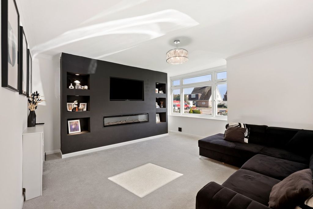 Property photo 3 of 21