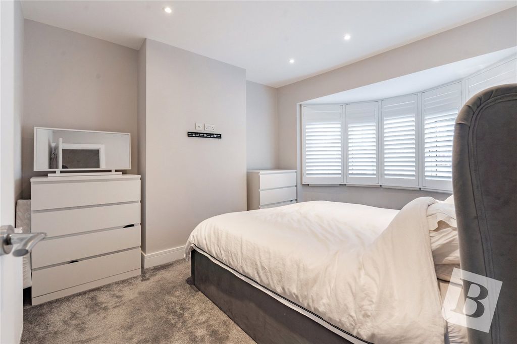 Property photo 3 of 17 Bedroom