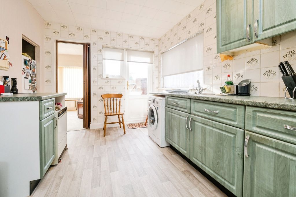 Property photo 3 of 19 Pbox-Img.Jpg