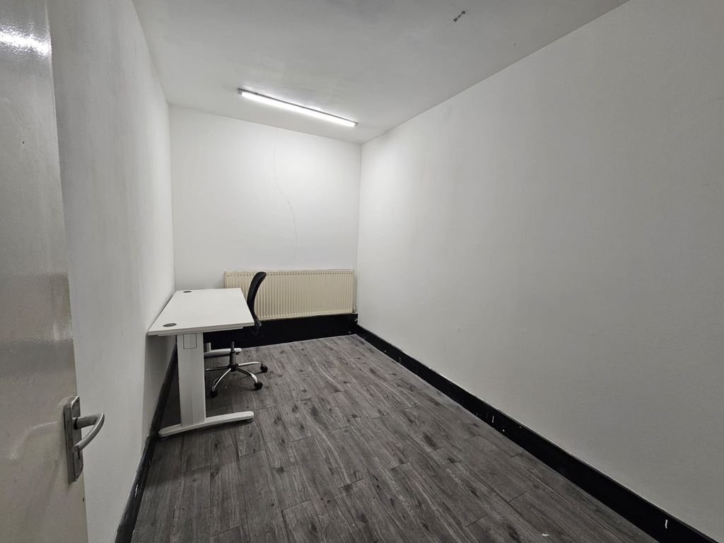 Property photo 1 of 2