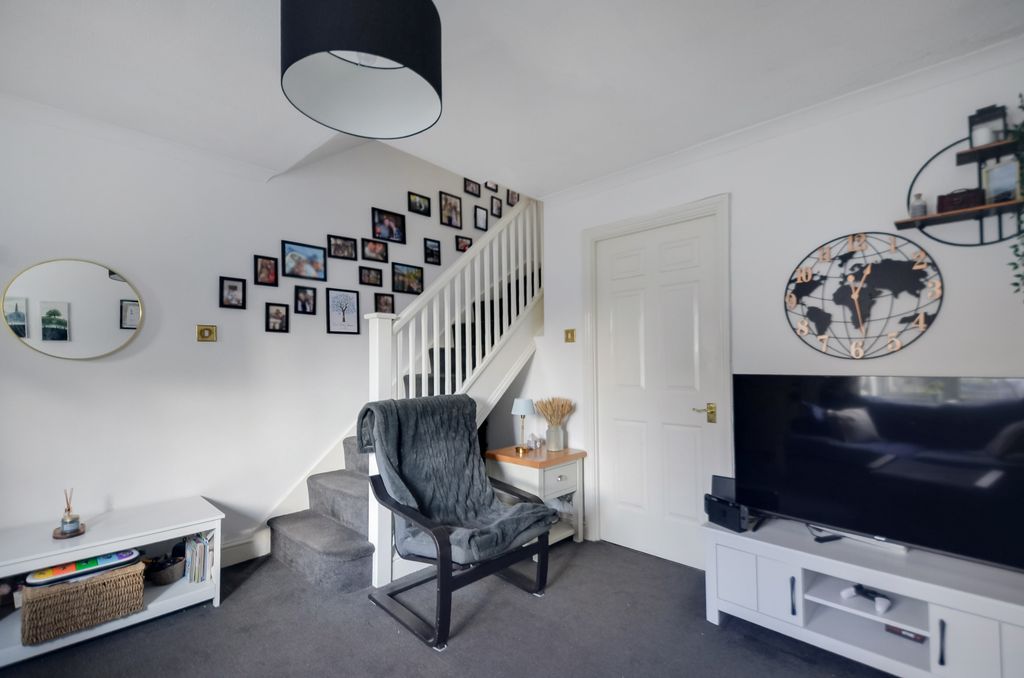 Property photo 3 of 18 Lounge (4).Jpg