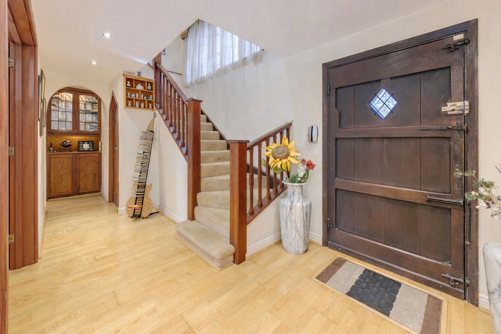 Property photo 3 of 28 Picture No. 72